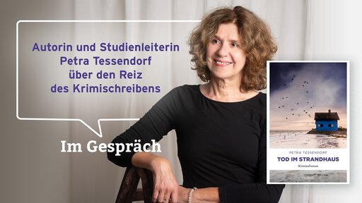 Studienleiterin Petra Tessendorf und Buchcover "Tod im Strandhaus"